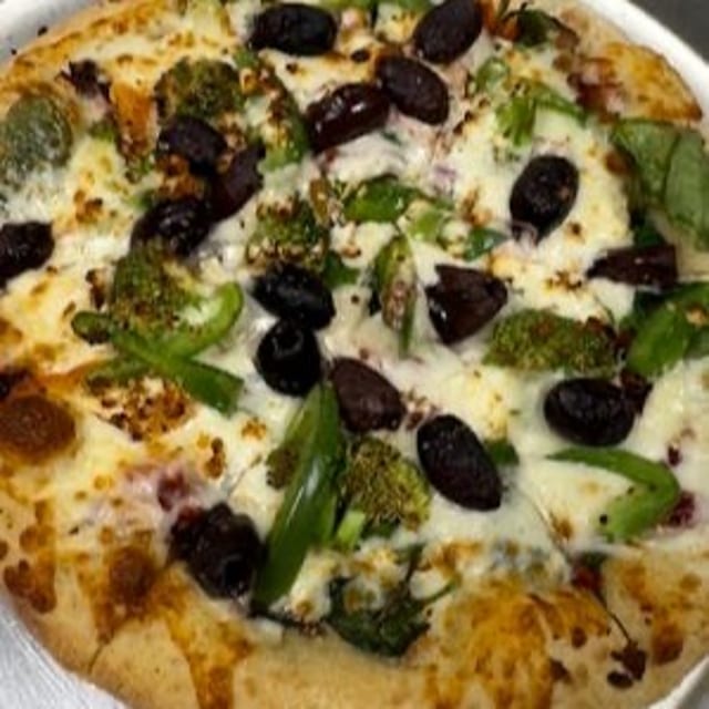 MEDITERRANEAN PIZZA.