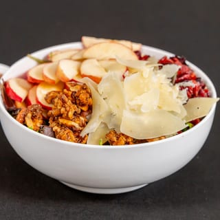 APPLE & WALNUTS SALAD