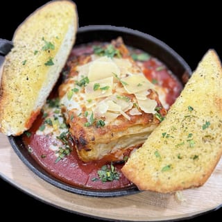 CHEESE LASAGNA WITH MEAT SAUCE