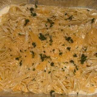 Fettuccine Alfredo Tray
