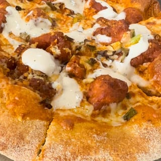 BUFFALO CHICKEN PIZZA